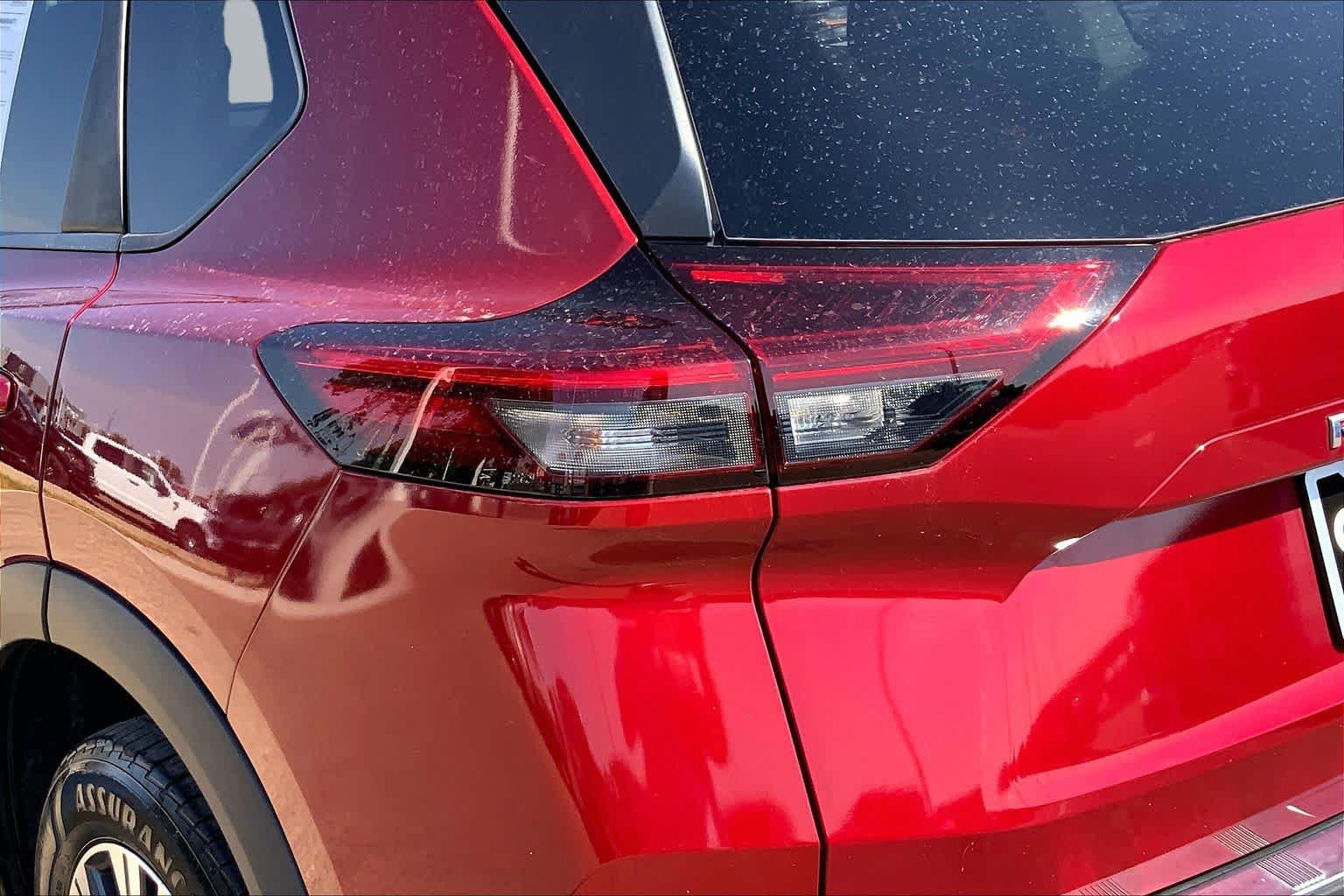 Used 2022 Nissan Rogue SV FWD image 29