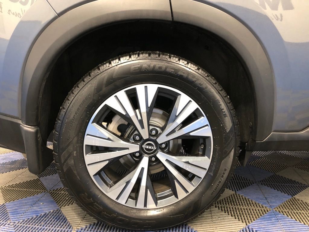 Used 2022 Nissan Rogue SV w/ SV Premium Package image 28