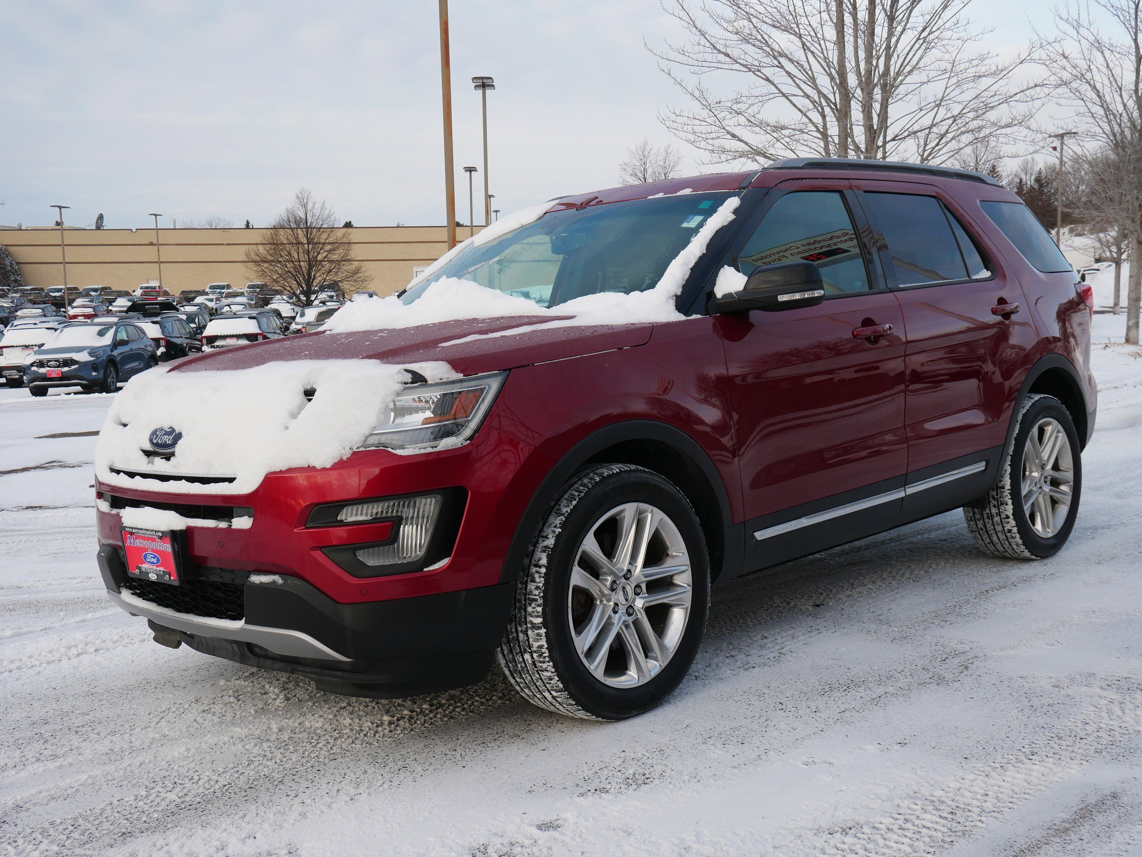 Certified 2017 Ford Explorer XLT w/ Equipment Group 202A image 3