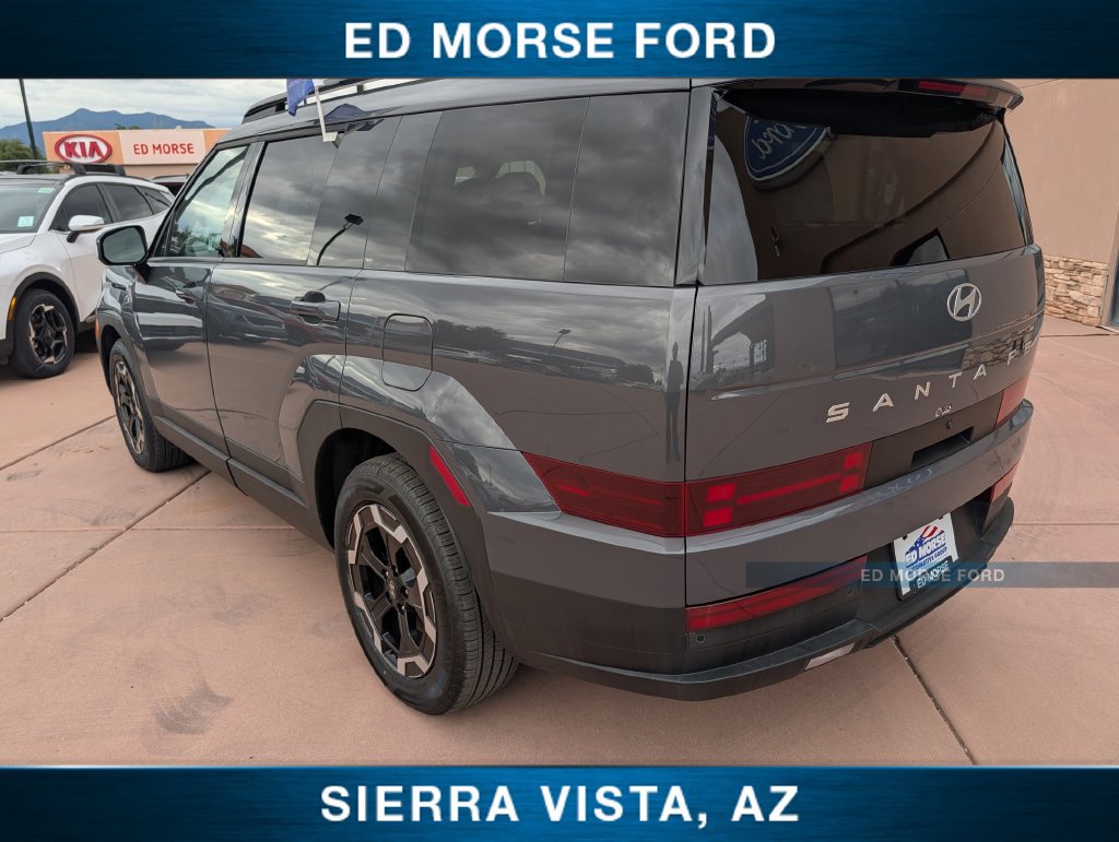 Used 2025 Hyundai Santa Fe SEL FWD image 3