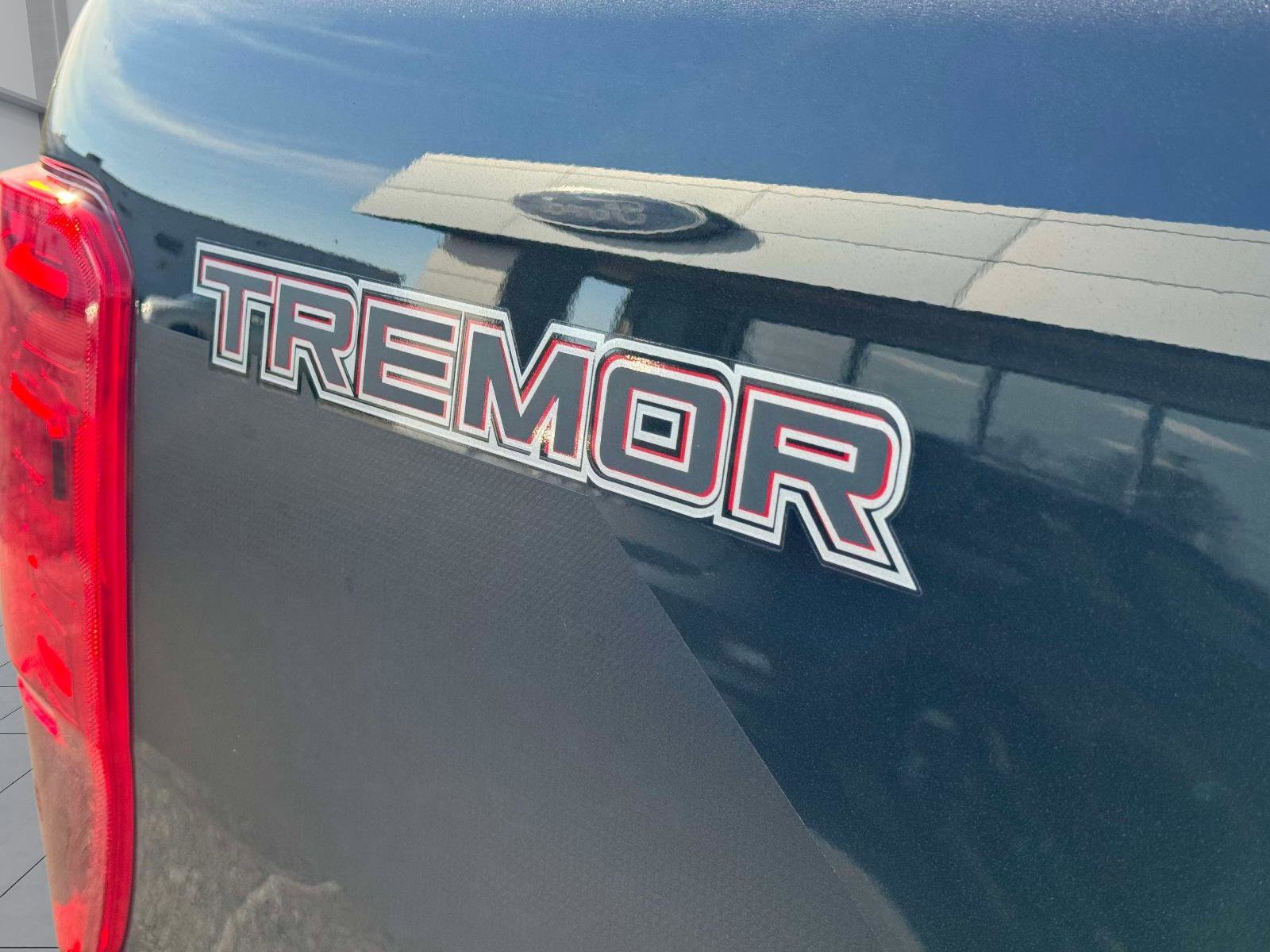Certified 2023 Ford Ranger Lariat w/ Tremor Off-Road Package AWD/4WD image 9