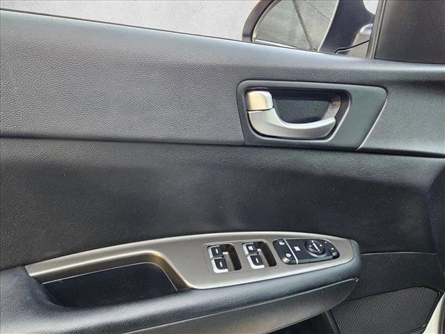 Used 2020 Kia Optima LX FWD image 25