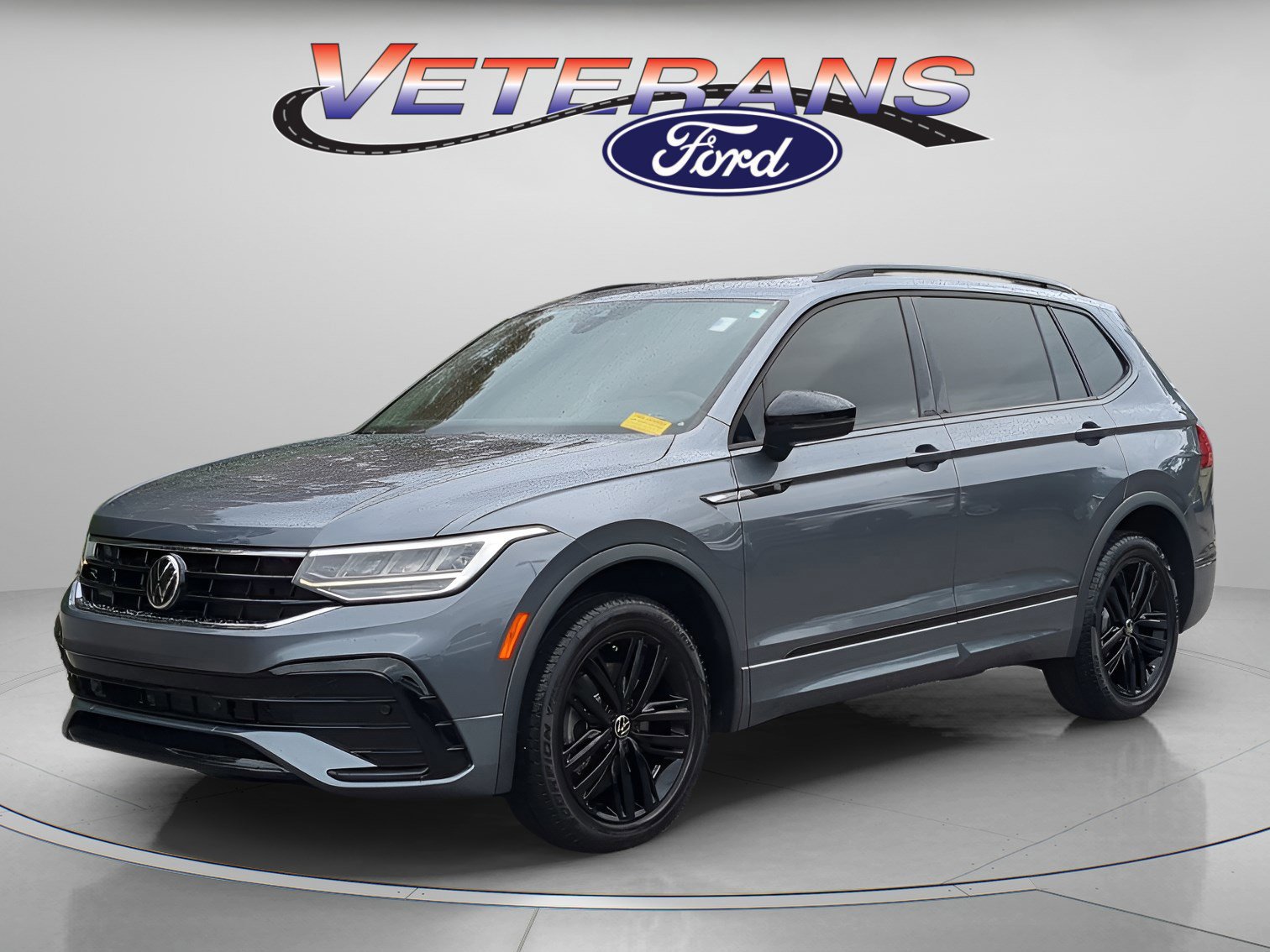 Used 2022 Volkswagen Tiguan SE R-Line