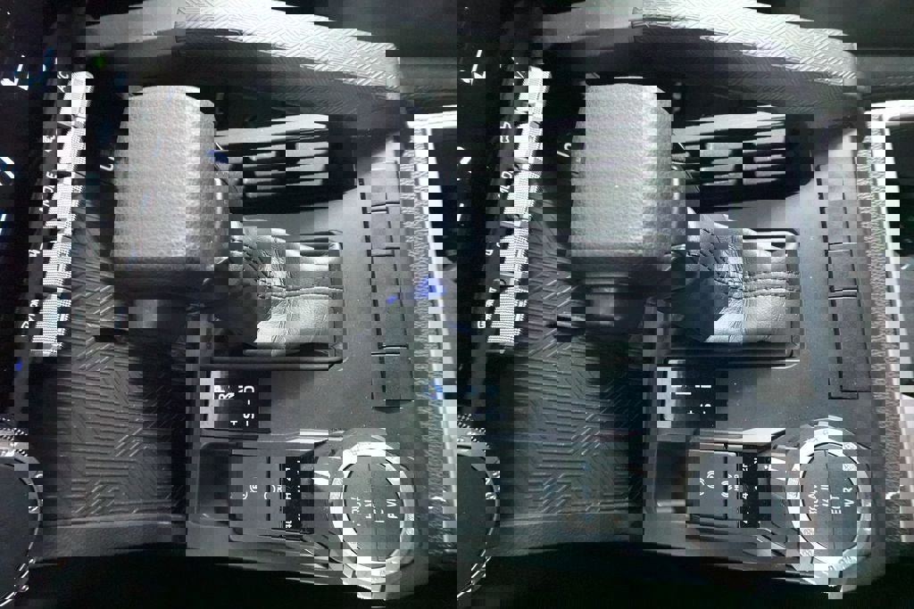 Used 2024 Toyota Tacoma SR5 AWD/4WD image 15