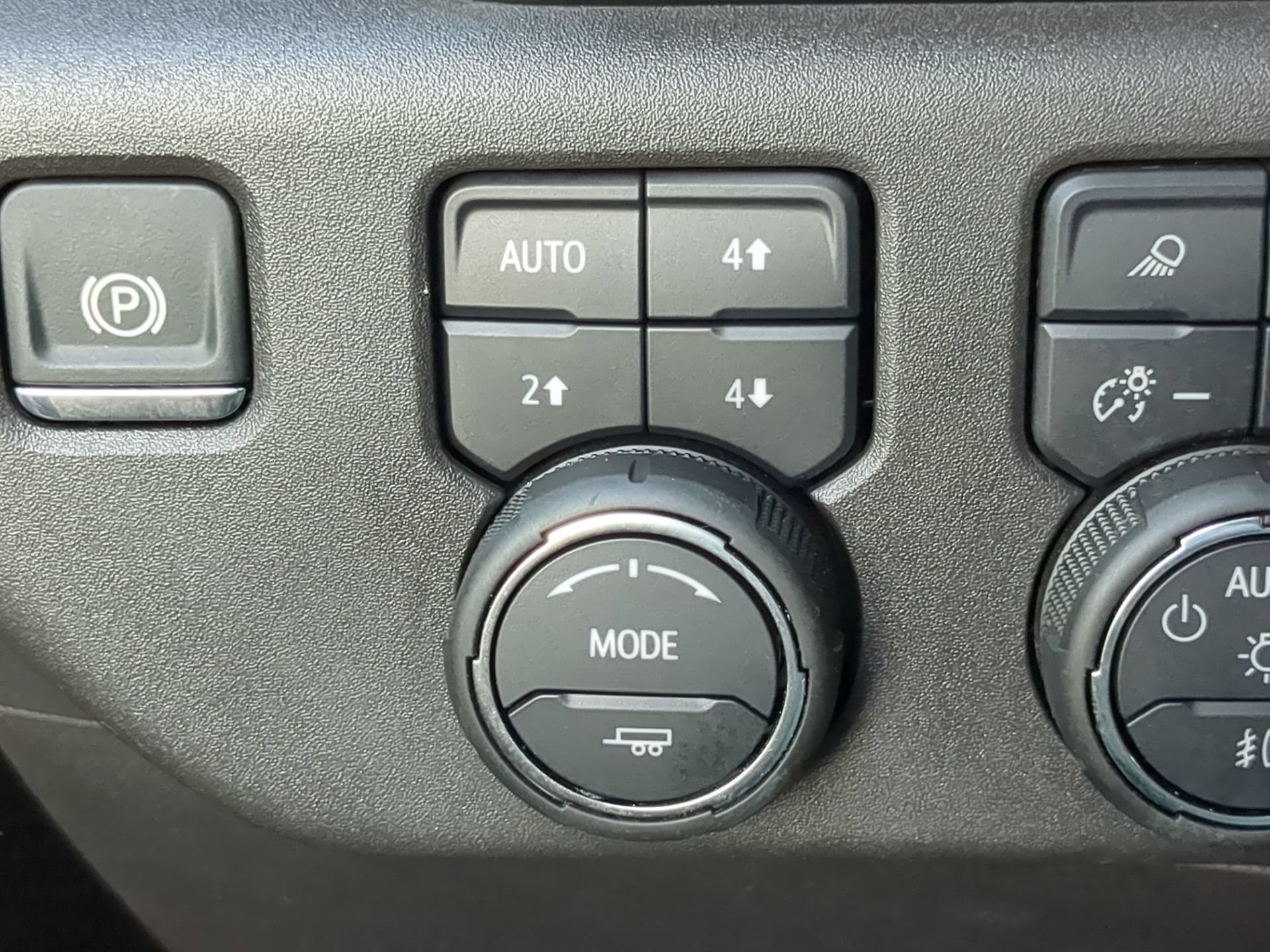 Used 2024 Chevrolet Silverado 1500 ZR2 w/ Technology Package AWD/4WD image 63