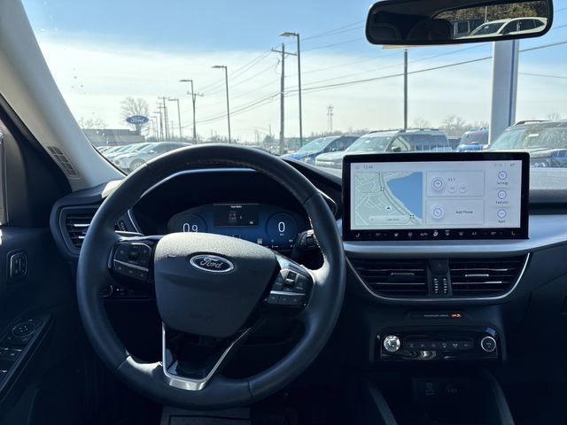 Certified 2023 Ford Escape Platinum w/ Class II Trailer Tow Package image 29