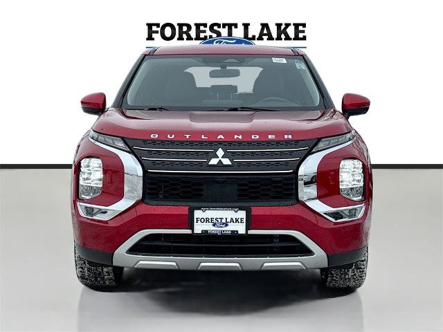 Used 2023 Mitsubishi Outlander SE image 2
