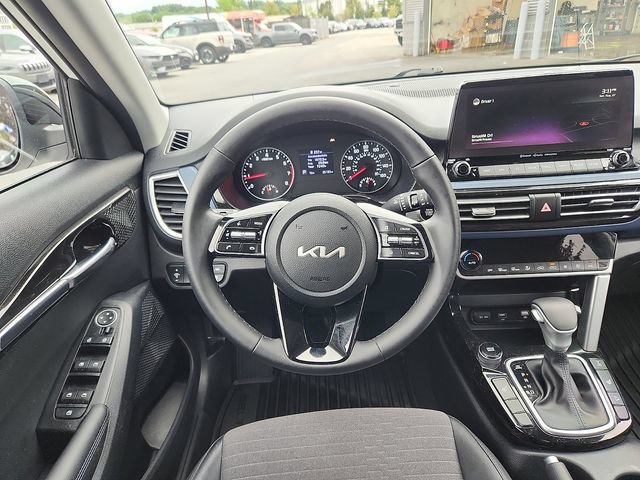 Used 2022 Kia Seltos S AWD/4WD image 9