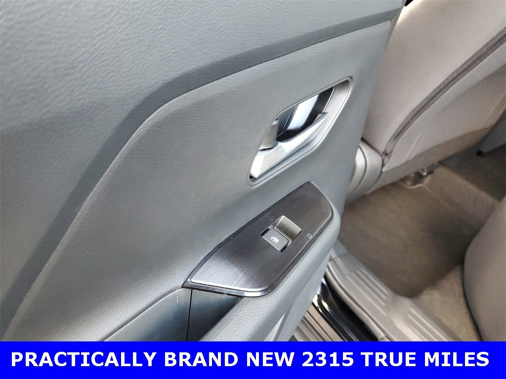 Used 2025 Nissan Kicks SV image 9