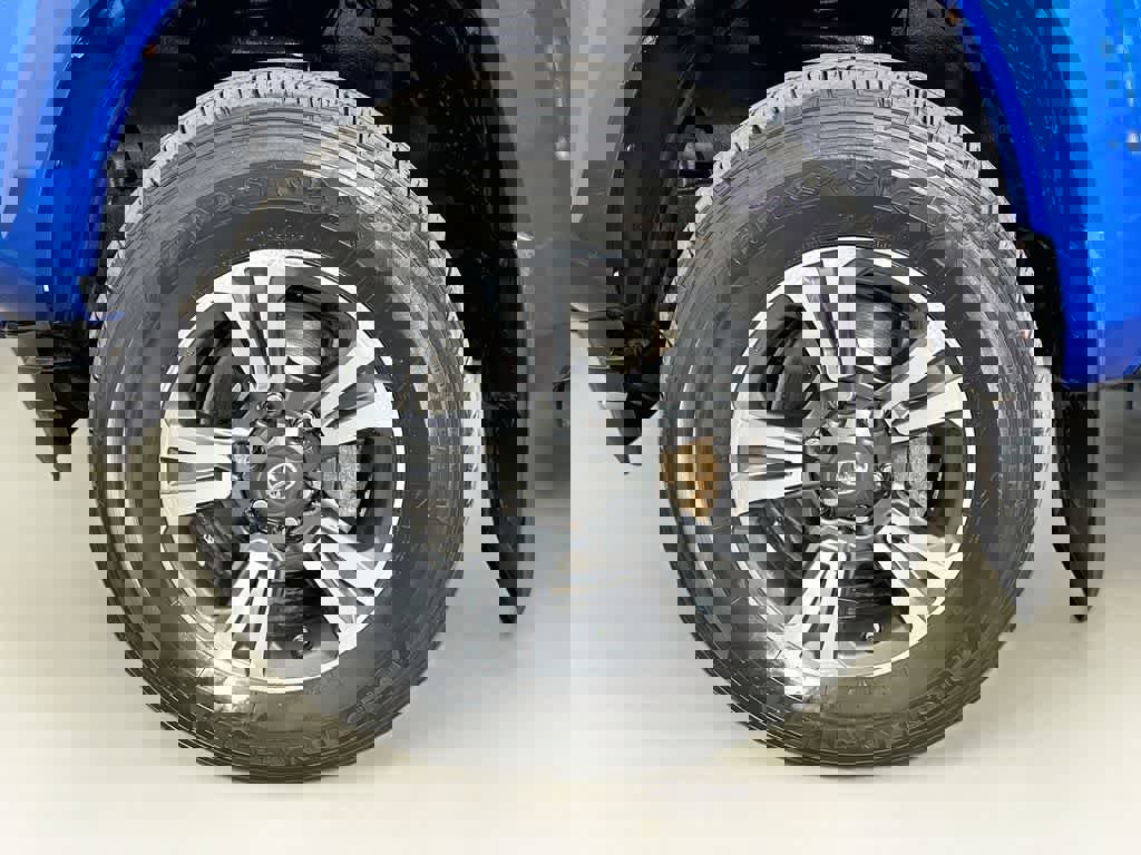 Used 2017 Toyota Tacoma 4x4 Double Cab image 11