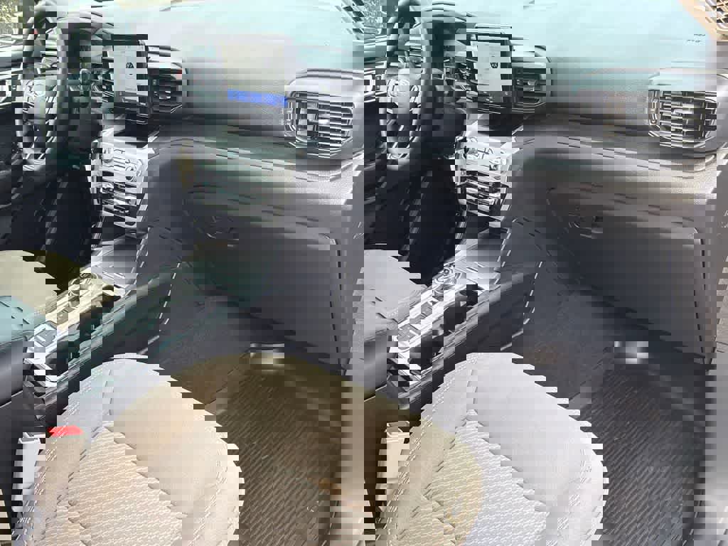 Certified 2024 Ford Explorer Base image 13