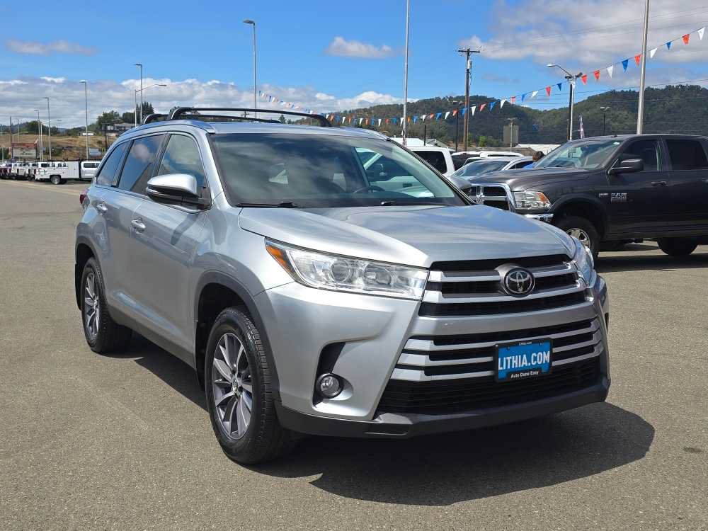 Used 2019 Toyota Highlander XLE AWD/4WD image 7