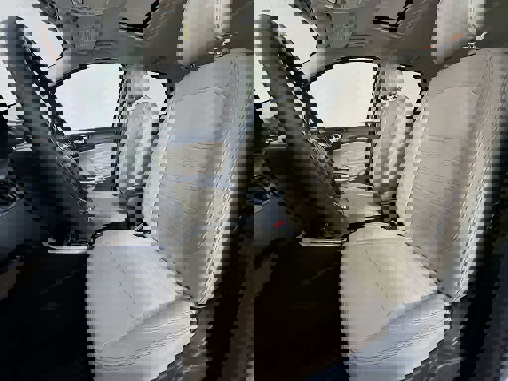 Certified 2018 Ford EcoSport Titanium image 12