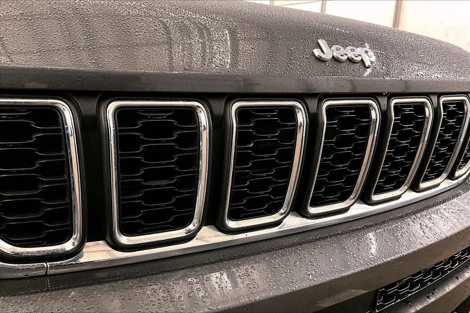 Used 2021 Jeep Grand Cherokee L Laredo w/ Luxury Tech Group I image 30