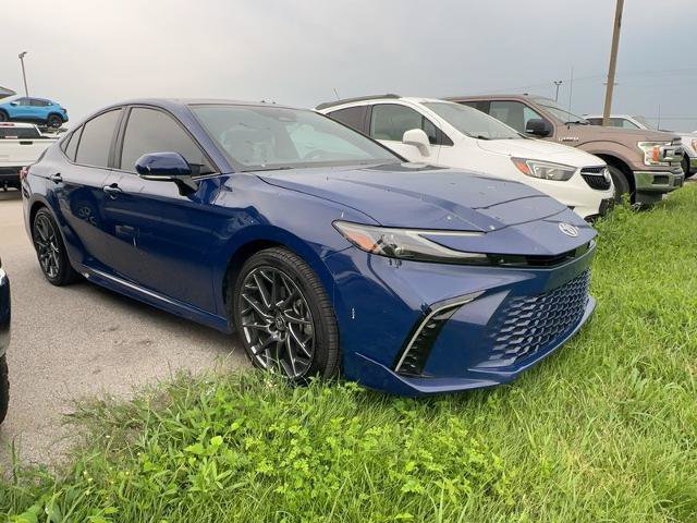 Used 2025 Toyota Camry XSE FWD image 2