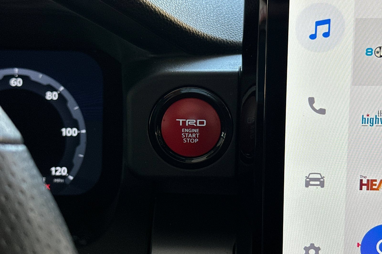 Used 2024 Toyota Tacoma TRD Off-Road w/ TRD Off Road Premium Package AWD/4WD image 20