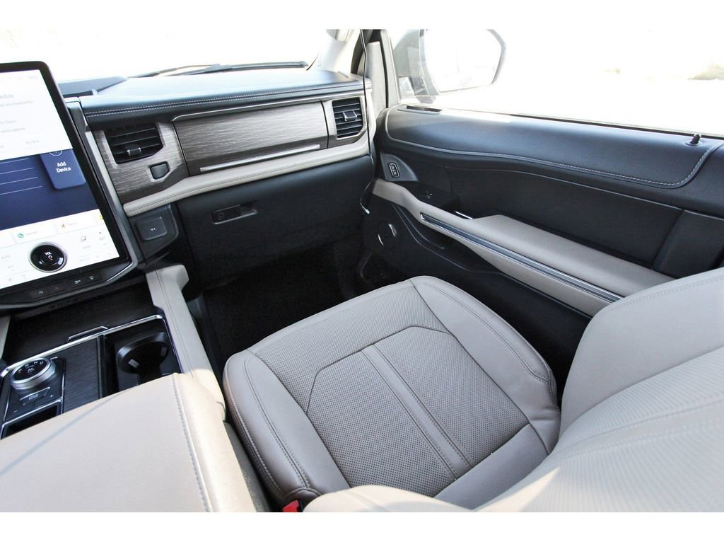 Certified 2023 Ford Expedition Limited image 13