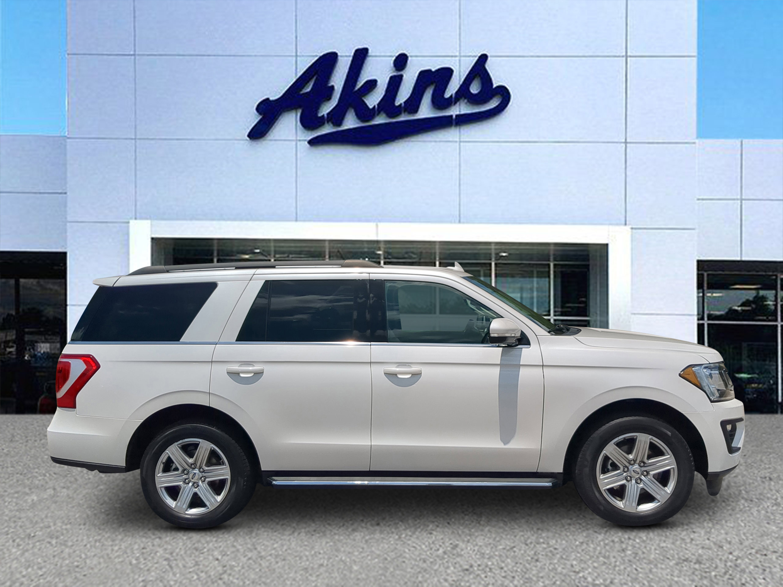 Certified 2019 Ford Expedition XLT w/ Equipment Group 202A RWD image 1