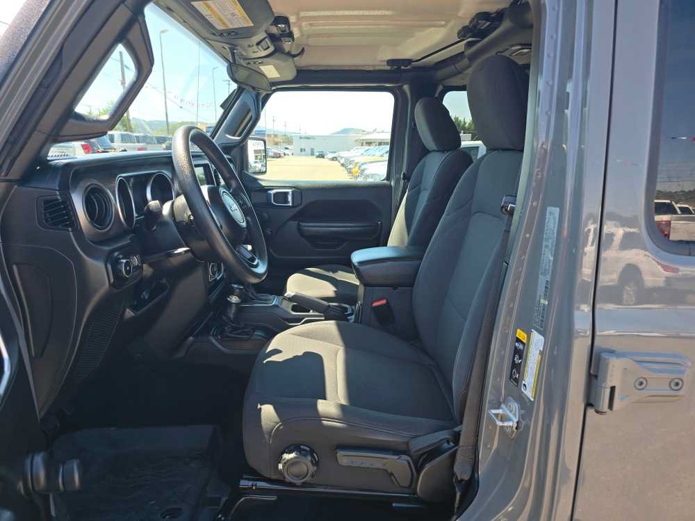 Used 2022 Jeep Wrangler Unlimited Sport AWD/4WD image 9