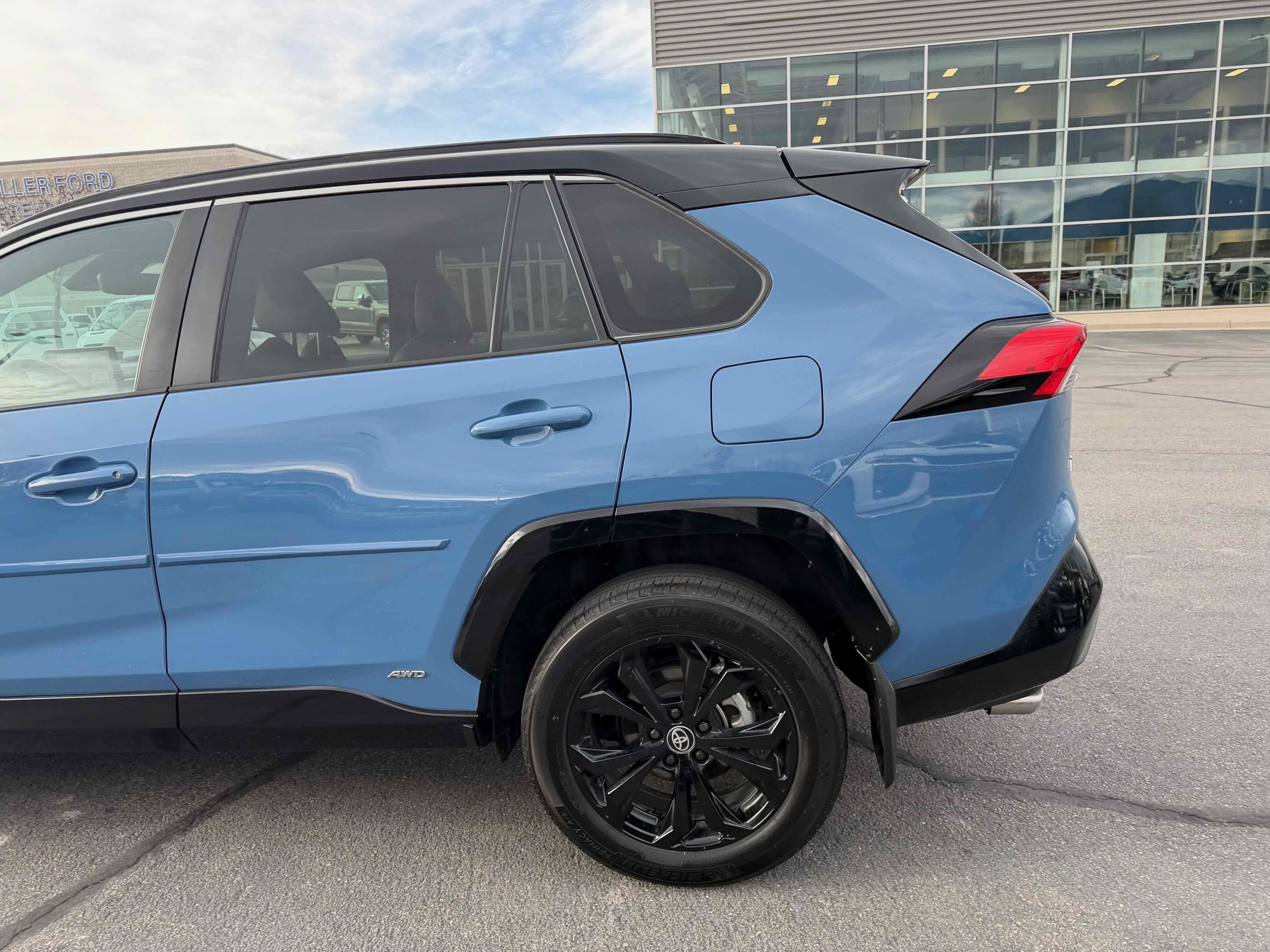 Used 2024 Toyota RAV4 XSE w/ Weather Package image 4