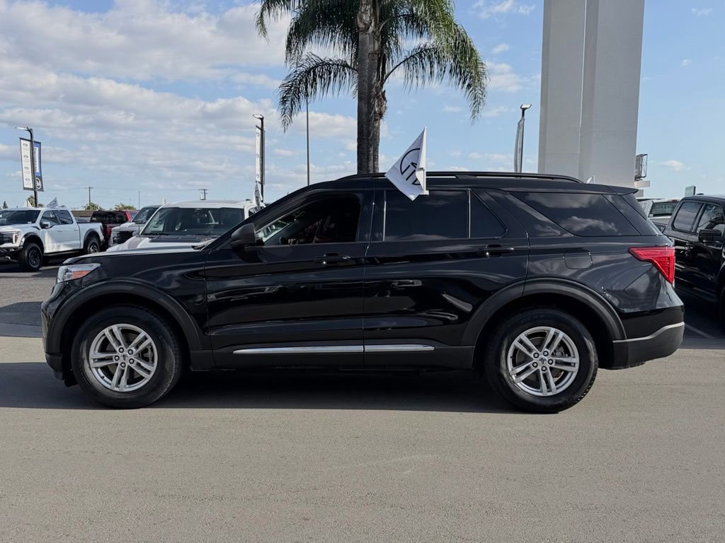 Certified 2022 Ford Explorer XLT RWD image 5