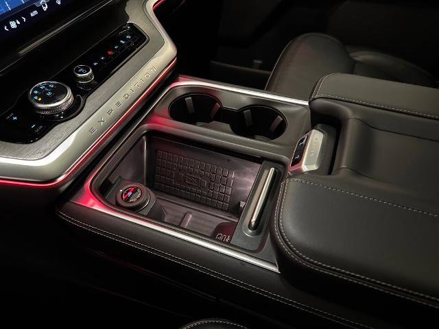 Certified 2025 Ford Expedition Max Platinum image 32