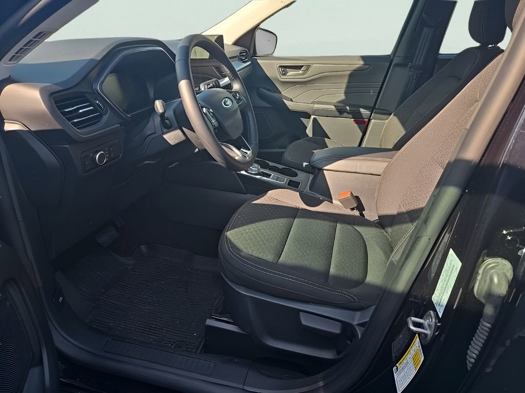 Certified 2025 Ford Escape Active w/ Tech Pack #1 FWD image 38