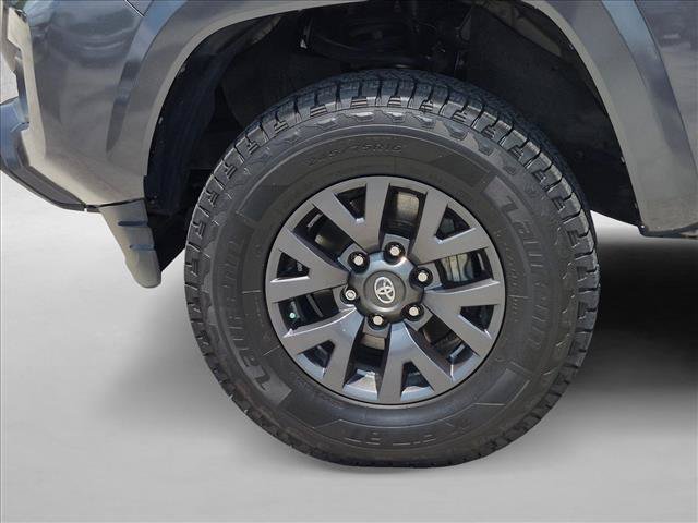 Used 2023 Toyota Tacoma SR5 AWD/4WD image 21