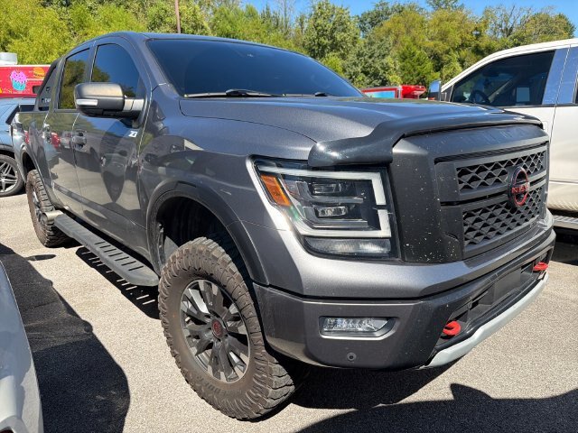 Used 2023 Nissan Titan PRO-4X w/ Pro-4x Convenience Package AWD/4WD image 3