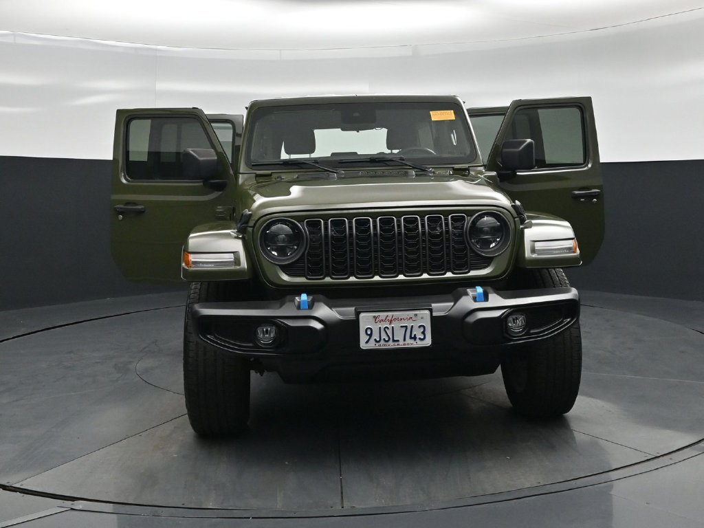 Used 2024 Jeep Wrangler Unlimited w/ Convenience Group AWD/4WD image 26