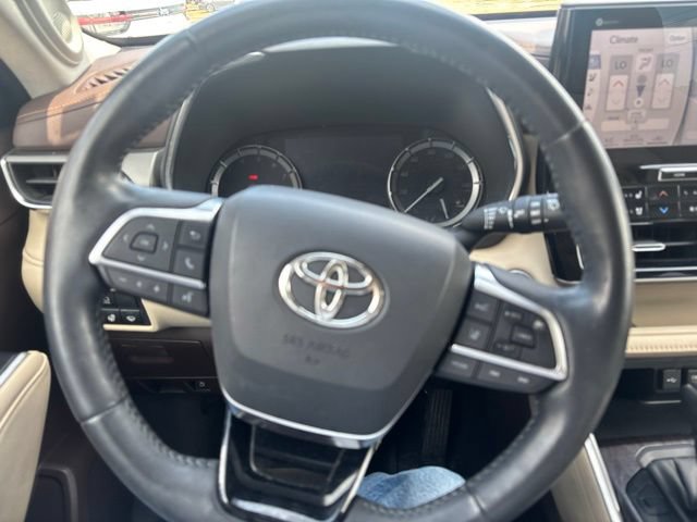 Used 2020 Toyota Highlander Limited AWD/4WD image 17