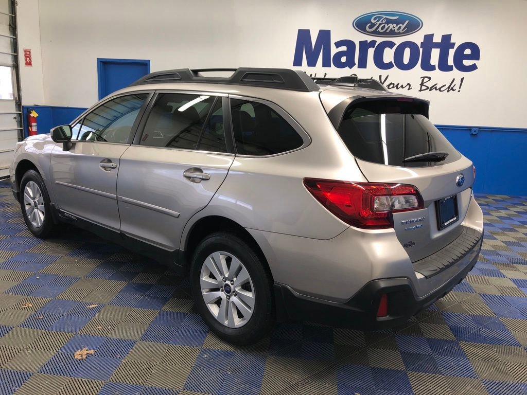 Used 2019 Subaru Outback 2.5i Premium image 3