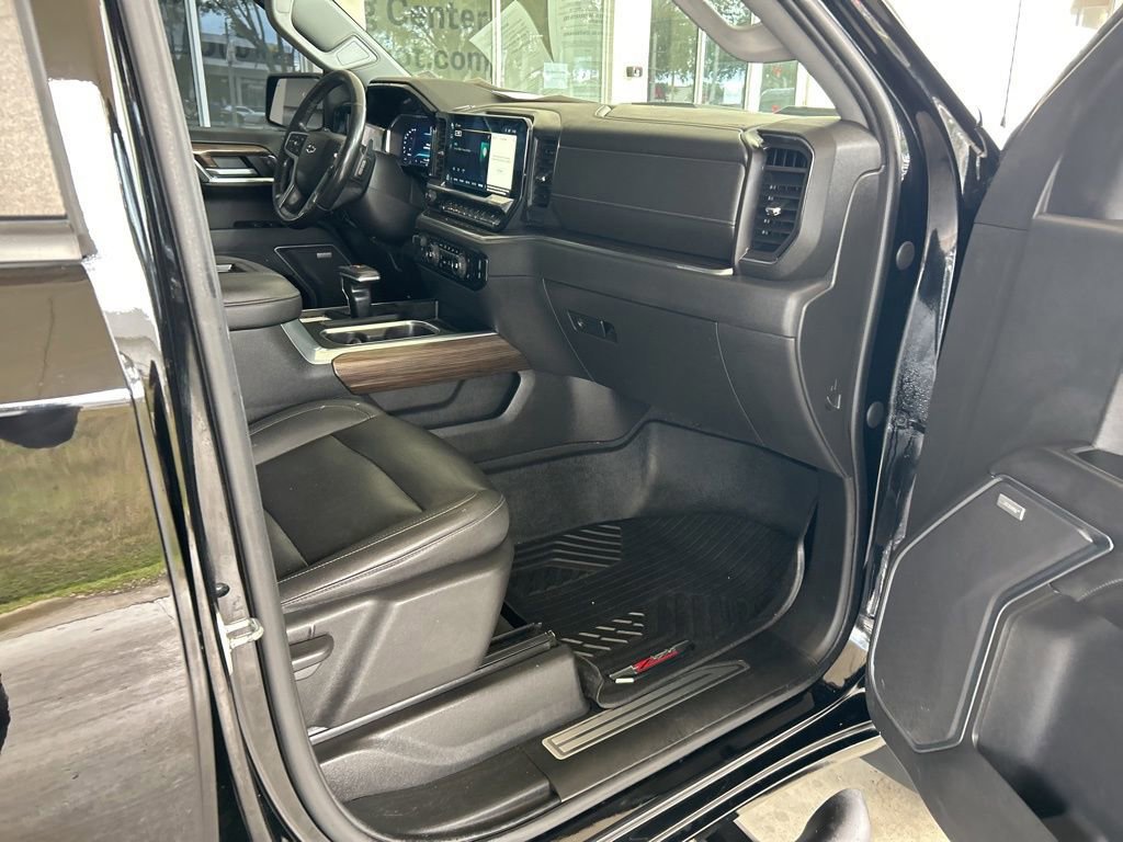 Used 2022 Chevrolet Silverado 1500 LT Trail Boss w/ LT Trail Boss Premium Package image 30