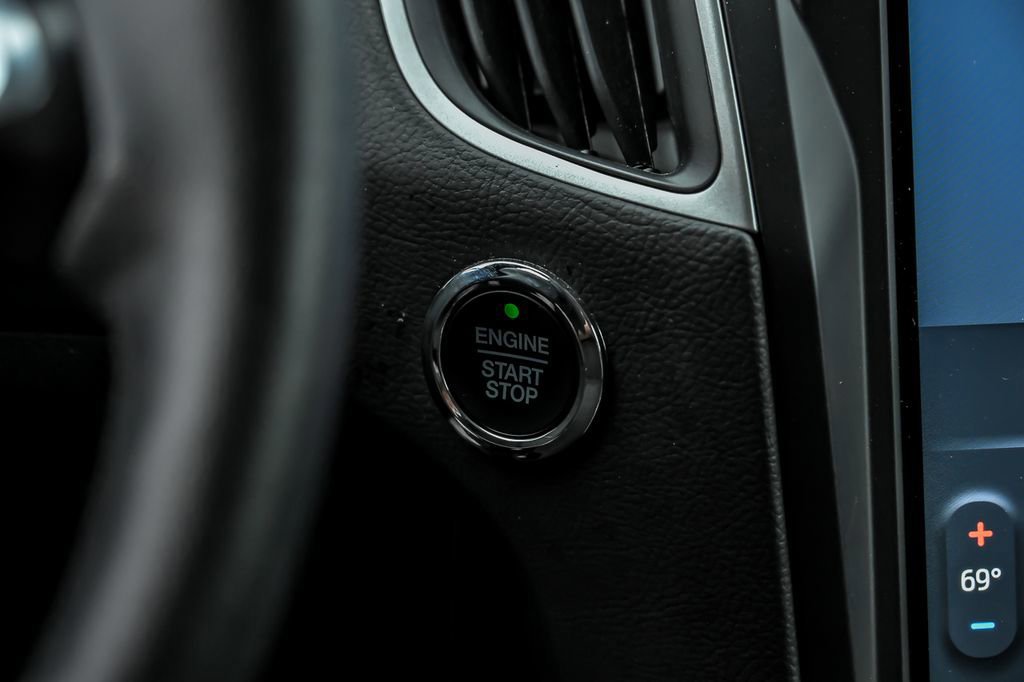 Certified 2024 Ford Edge SEL image 24