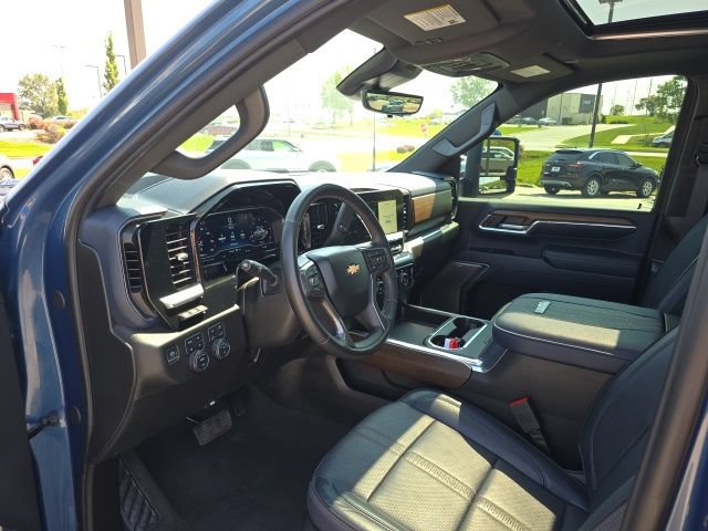 Used 2024 Chevrolet Silverado 2500 High Country w/ Technology Package AWD/4WD image 10