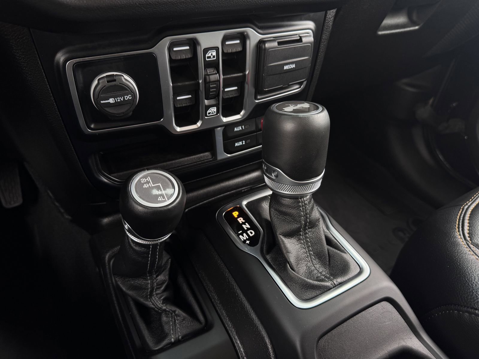 Used 2024 Jeep Wrangler Sahara w/ Safety Group image 20