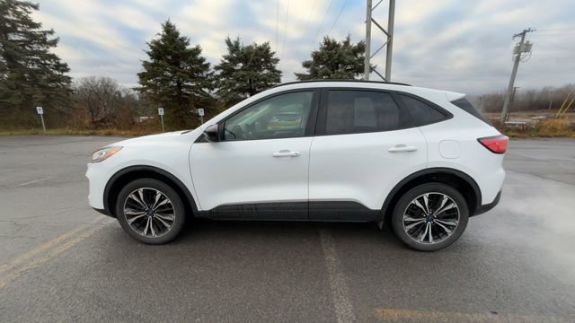 Certified 2022 Ford Escape SE w/ SE Sport Appearance Package image 6