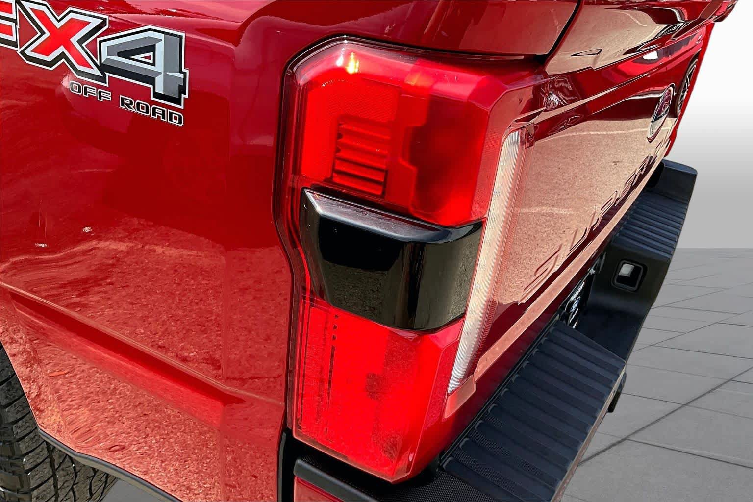 Certified 2024 Ford F250 Lariat w/ Lariat Ultimate Package AWD/4WD image 28
