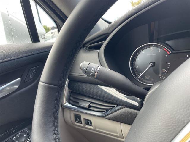 Used 2019 Cadillac XT4 Premium Luxury w/ Enhanced Visibility Package FWD image 16