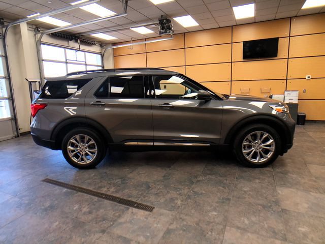 Certified 2023 Ford Explorer XLT w/ Equipment Group 202A AWD/4WD image 8