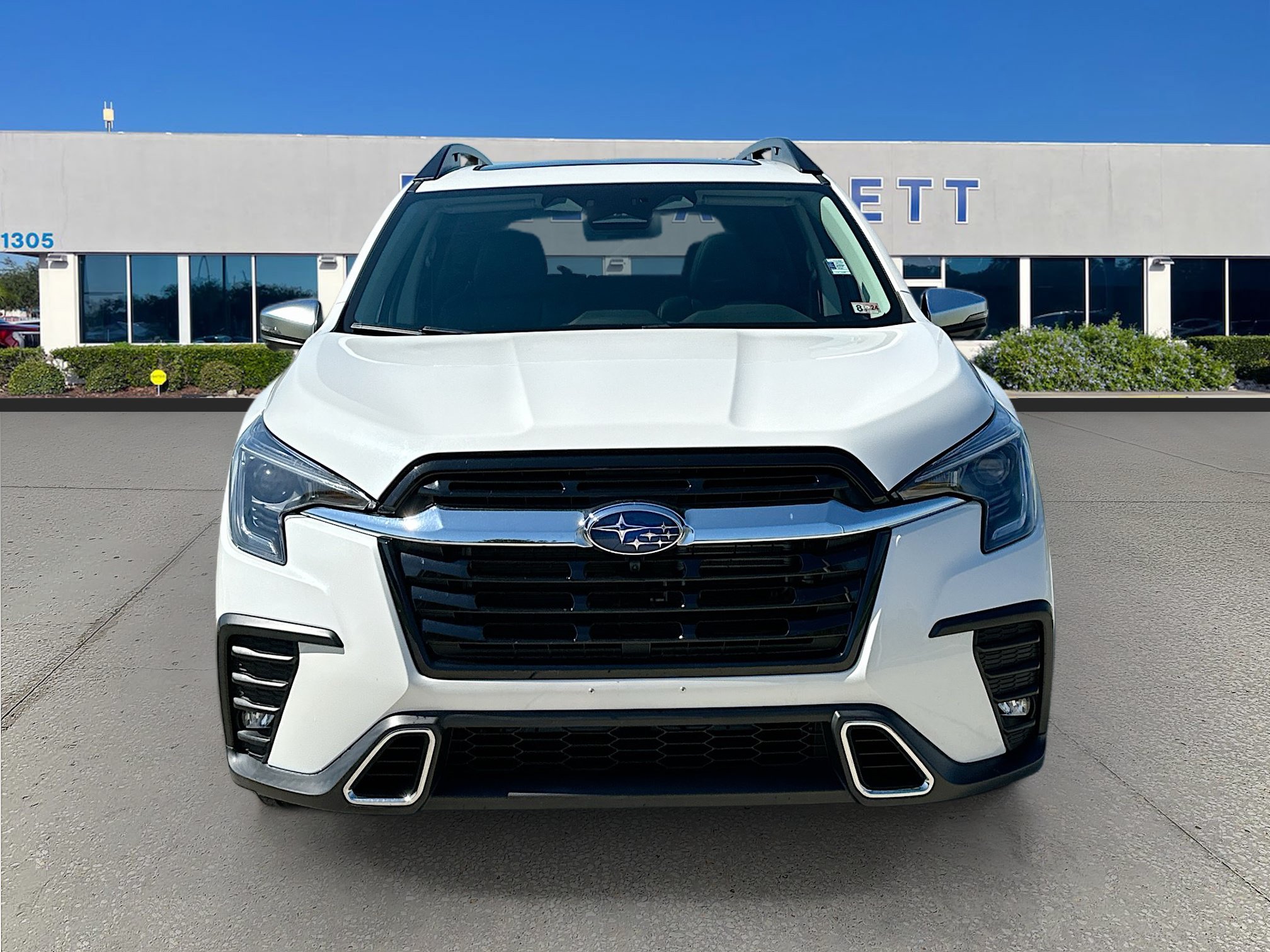 Used 2023 Subaru Ascent Touring AWD/4WD image 2