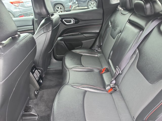 Used 2025 Jeep Compass Trailhawk AWD/4WD image 15