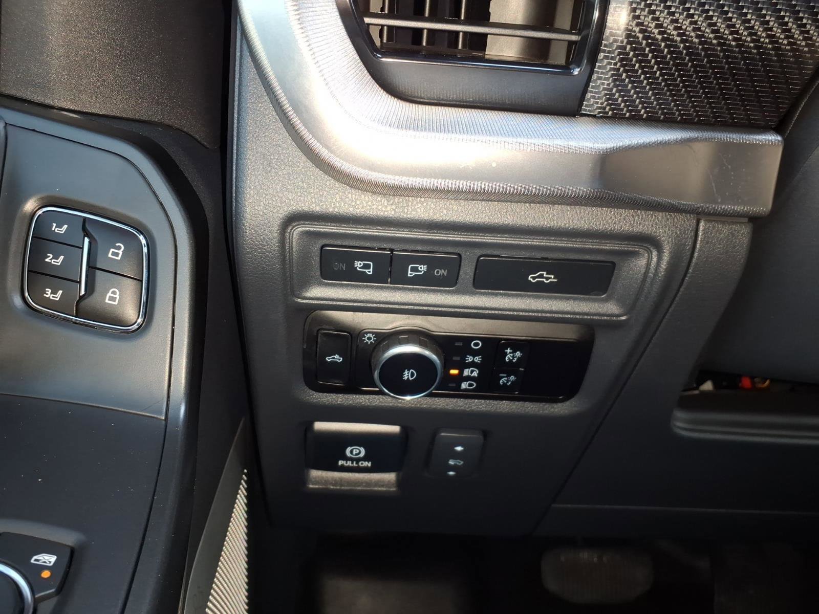 Certified 2023 Ford F150 Raptor w/ Raptor Carbon Fiber Package image 17