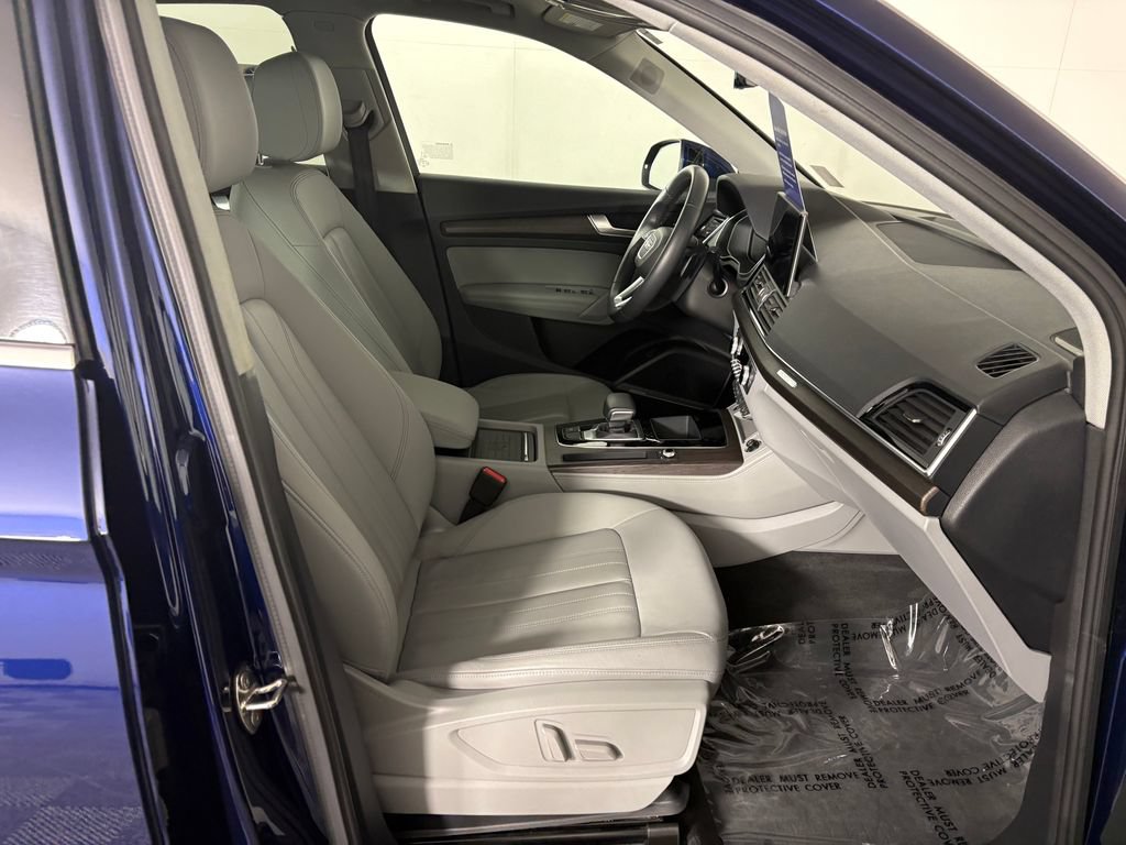 Used 2021 Audi Q5 2.0T Premium Plus w/ Premium Plus Package AWD/4WD image 37
