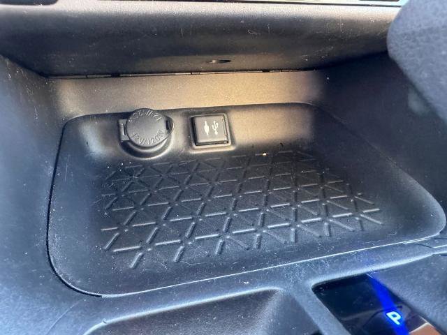 Used 2019 Toyota RAV4 XLE w/ Convenience Package FWD image 22
