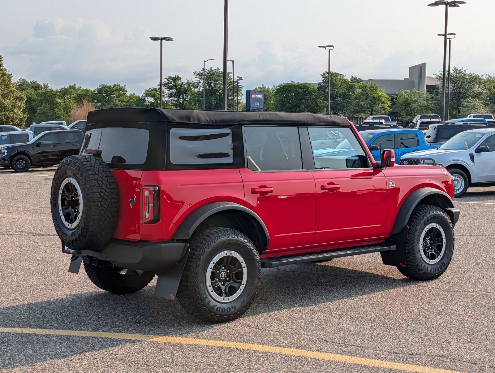 Certified 2023 Ford Bronco Outer Banks w/ Sasquatch Package AWD/4WD image 7