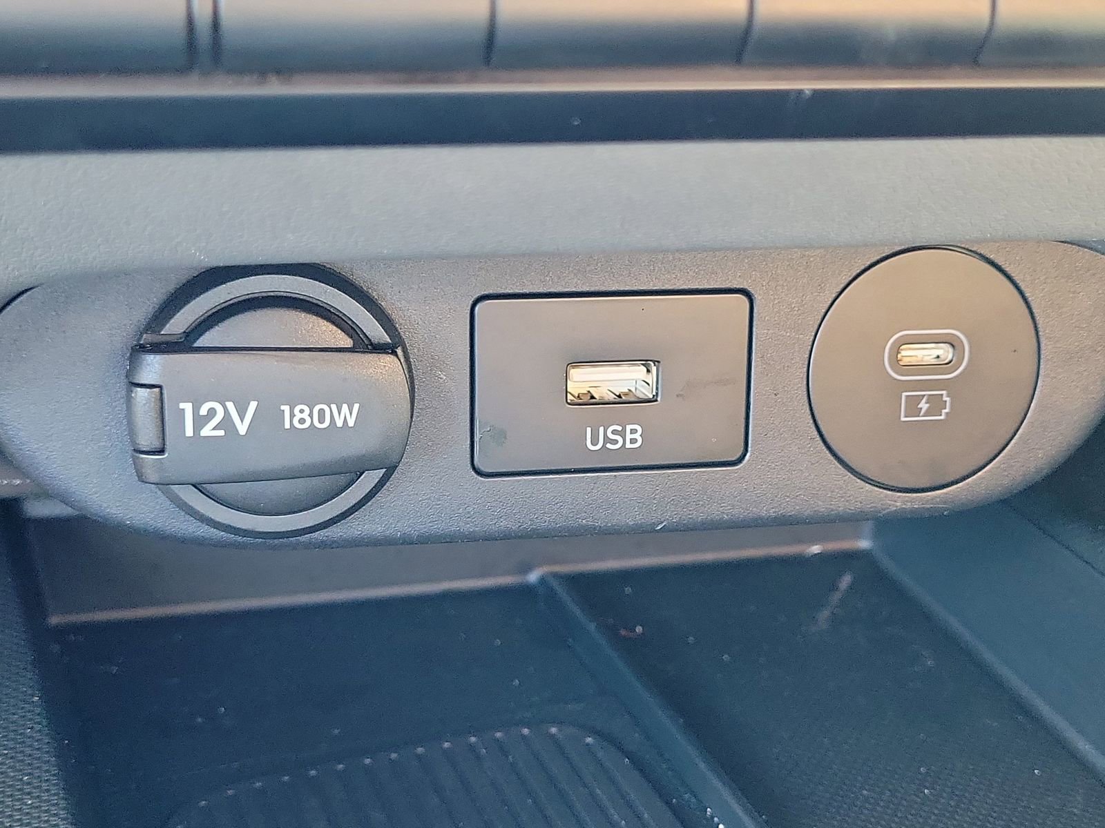 Used 2025 Hyundai Elantra SEL FWD image 25