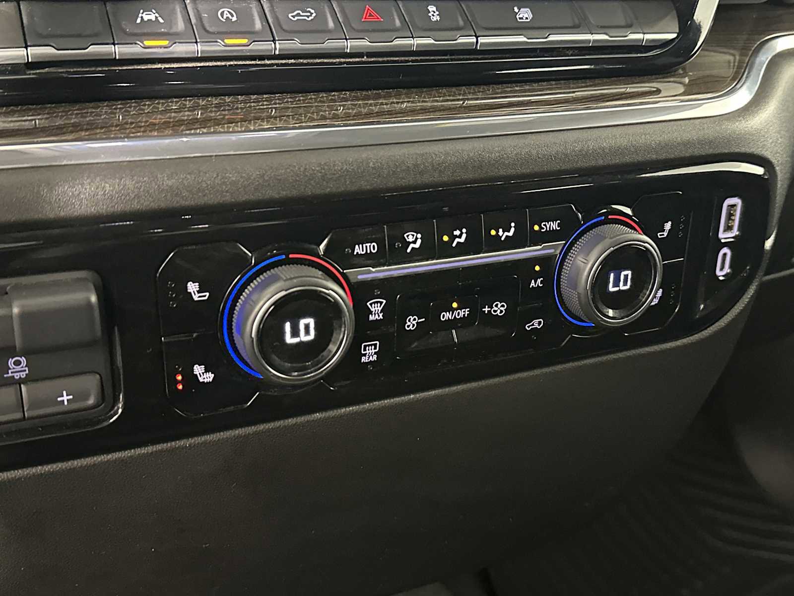 Used 2025 Chevrolet Silverado 1500 LT image 33