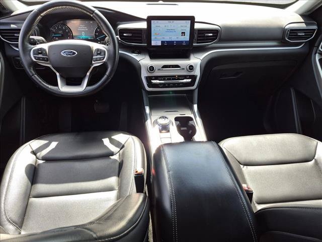 Certified 2020 Ford Explorer XLT w/ Equipment Group 202A RWD image 15