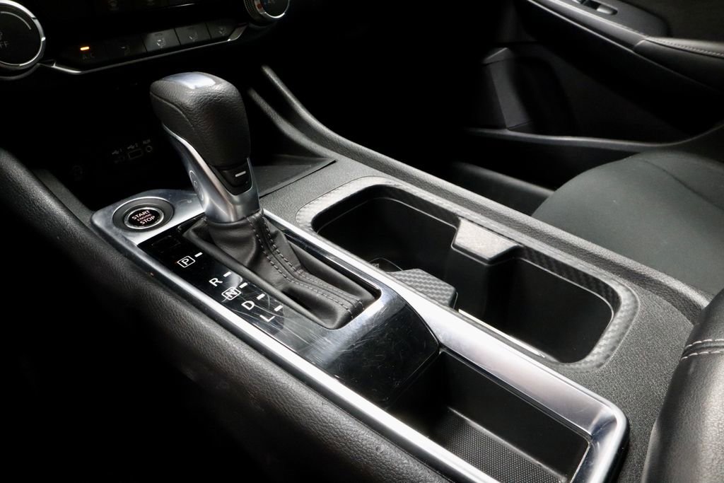 Used 2024 Nissan Sentra SV image 29